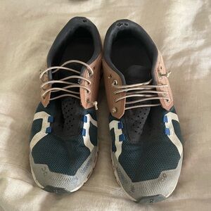 On Women’s Cloud 5